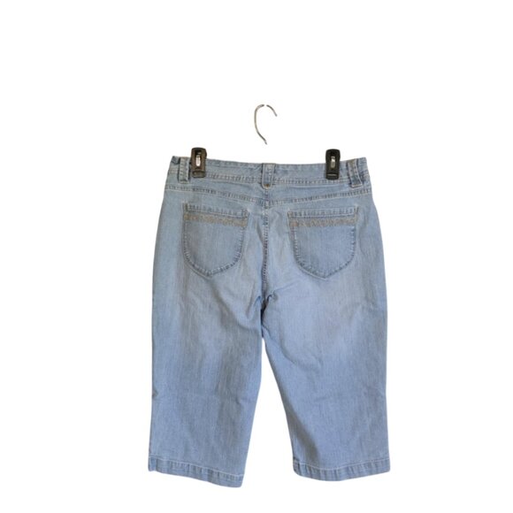 EUC Gloria Vanderbilt Light Blue Jean Capri's - Picture 2 of 7